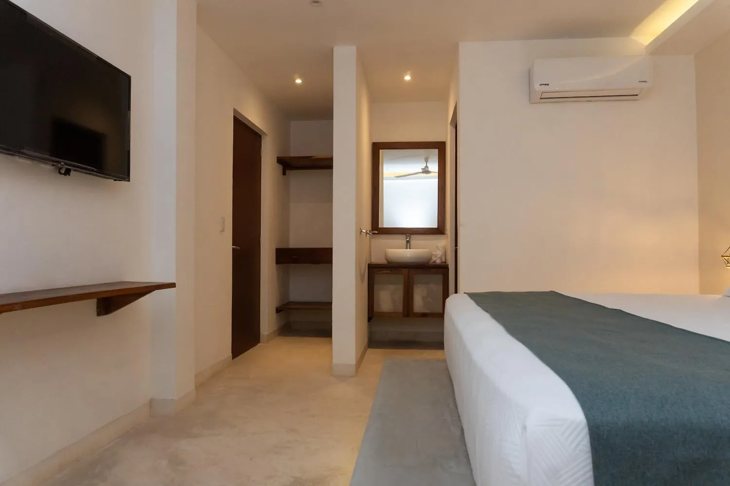 Kante Hotel - Downtown تولوم
