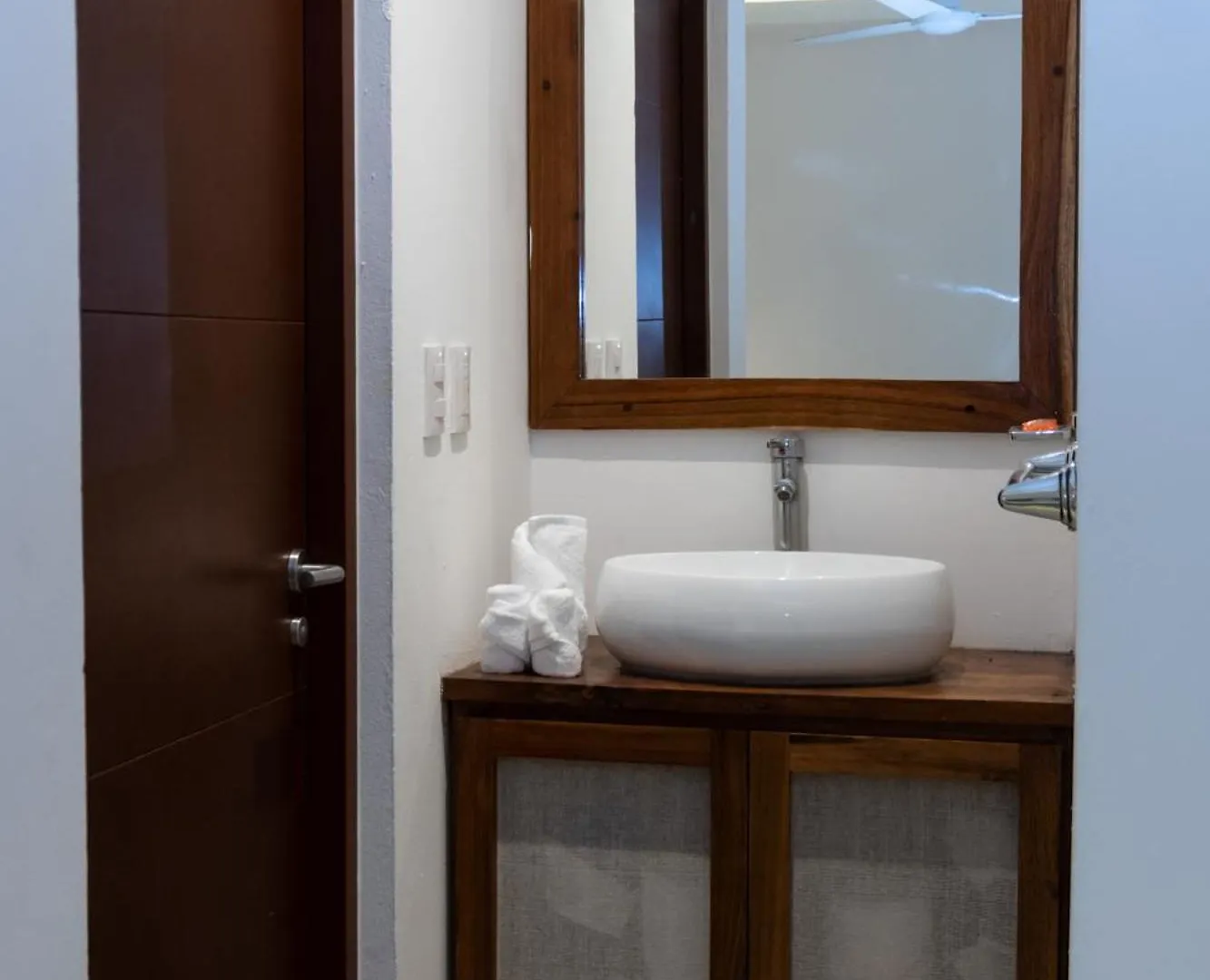 Kante Hotel - Downtown تولوم